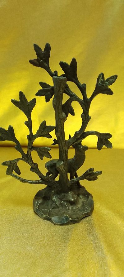 Скульптура " Олень у дерева"