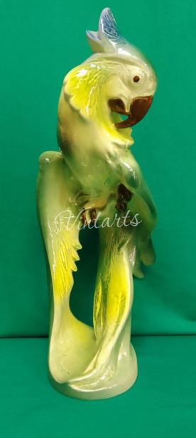 Статуэтка зеленый  попугай на ветке