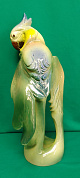 Статуэтка зеленый  попугай на ветке